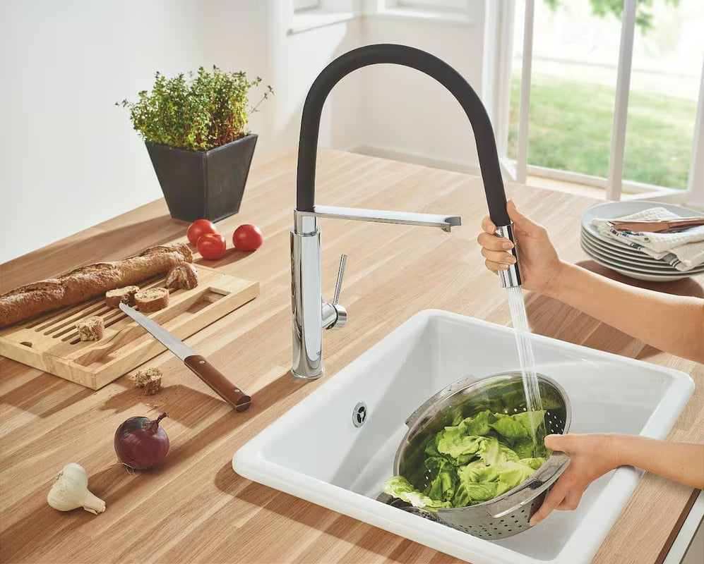 Chromová kuchyňská dřezová baterie Grohe Concetto New s vysokou otočnou výpustí a vytahovací sprškou