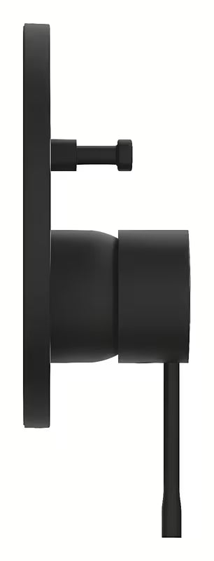 Podomítková sprchová a vanová baterie Grohe Essence v provedení phantom black s pákovým ovládáním.