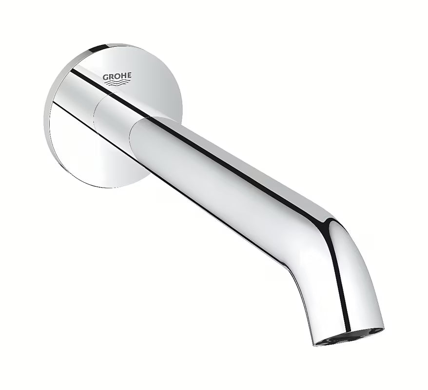 Chromový vanový výtok Grohe Essence New pro montáž na stěnu s perlátorem.