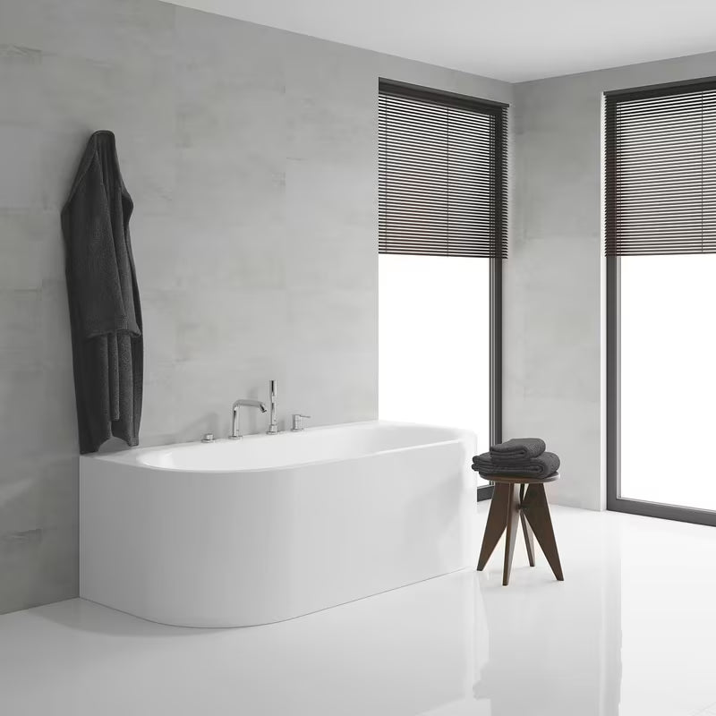Chromová čtyřotvorová vanová baterie Grohe Essence New se sprchou a pákovým ovládáním