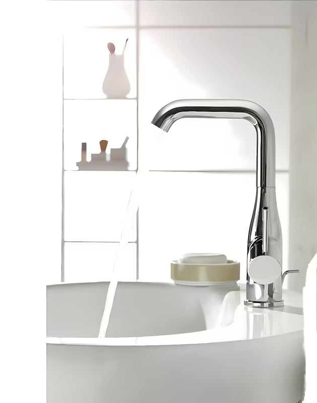 Grohe Essence New vysoká umyvadlová baterie v chromu s otočným ramínkem a výpustí