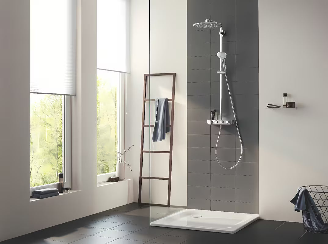 Chromový sprchový systém Grohe Euphoria SmartControl s termostatem, hlavovou sprchou a ruční sprchou