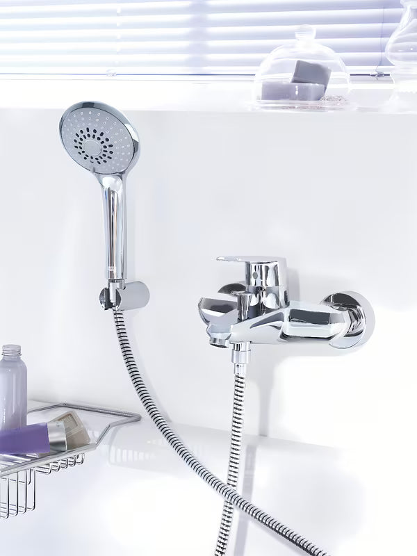 Chromová nástěnná vanová baterie Grohe Eurodisc se sprchovým setem