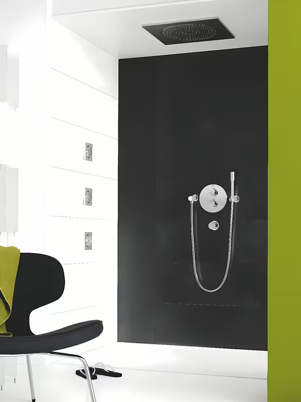 Grohe Rainshower neutral podomítkový vývod v chromu s hranatou rozetkou