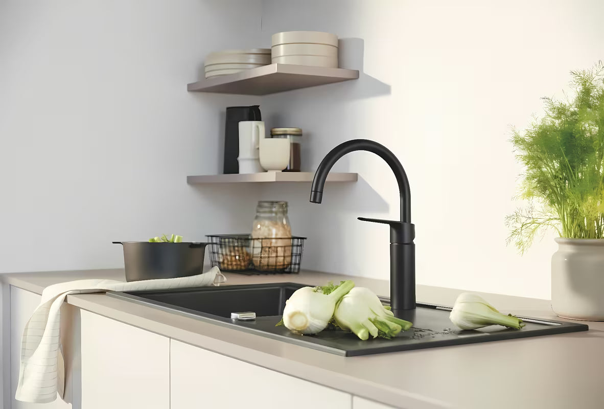 Grohe Start páková dřezová baterie s vysokou otočnou výpustí v matné černé barvě