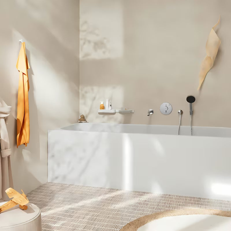 Podomítková sprchová baterie hansgrohe DuoTurn S v chromovém provedení pro ovládání dvou spotřebičů.