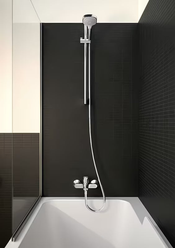 Chromová nástěnná vanová baterie hansgrohe Logis s pákovým ovládáním a přepínačem vana sprcha