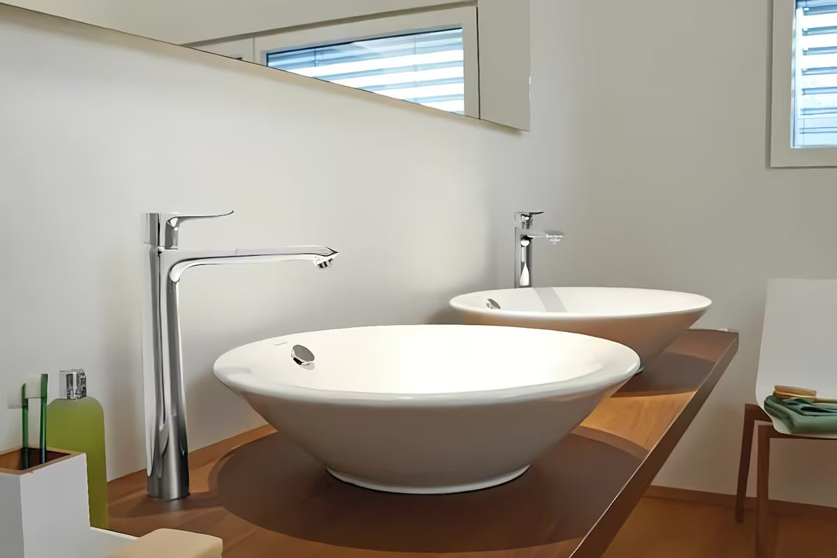 Hansgrohe Metris vysoká páková umyvadlová baterie v chromovém provedení.