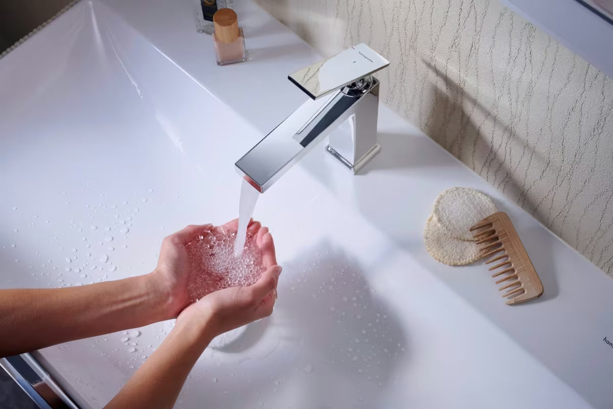 Chromová páková umyvadlová baterie Hansgrohe Tecturis E 110 s technologií EcoSmart+ a AirPower