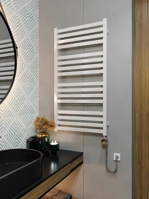 Chromová topná tyč House Level Meg s výkonem 600 W pro regulaci teploty radiátoru