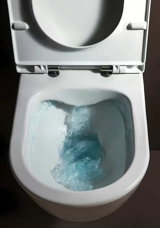 Bílé závěsné WC Laufen Pro S s bezokrajovým provedením bez splachovacího okruhu a hranatým designem.