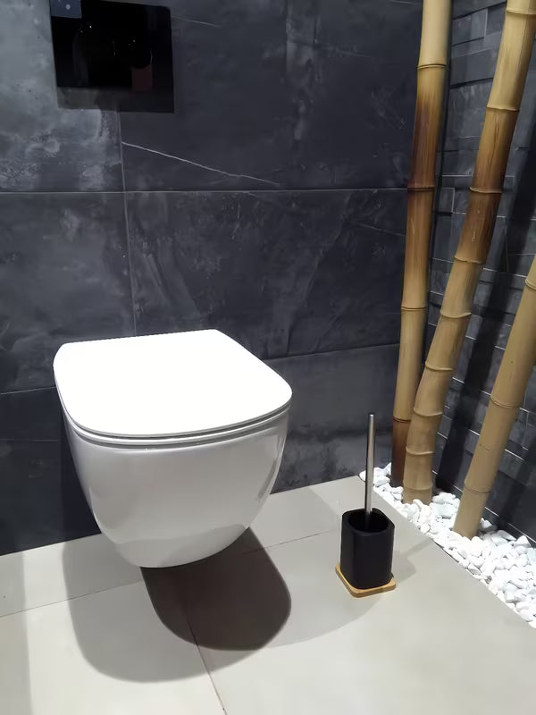 WC štětka Optima Hombre v černo-matném provedení s bambusovým dřevem
