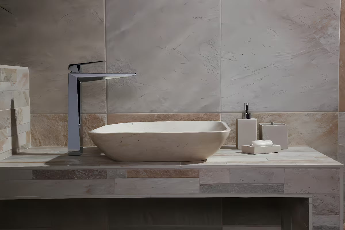 Volně stojící mýdlenka Optima Supera z polyresinu v dekoru light-limestone