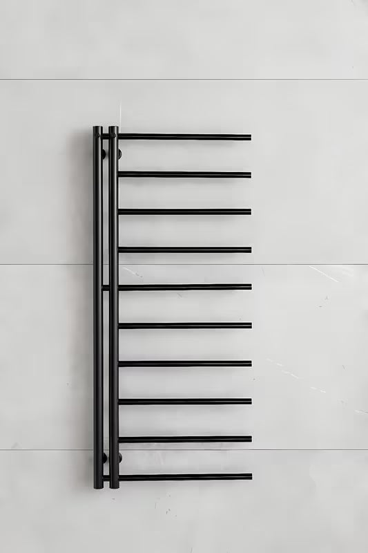 Černý kombinovaný radiátor P.M.H. Apollo 500x1140 mm se středovým připojením 50 mm