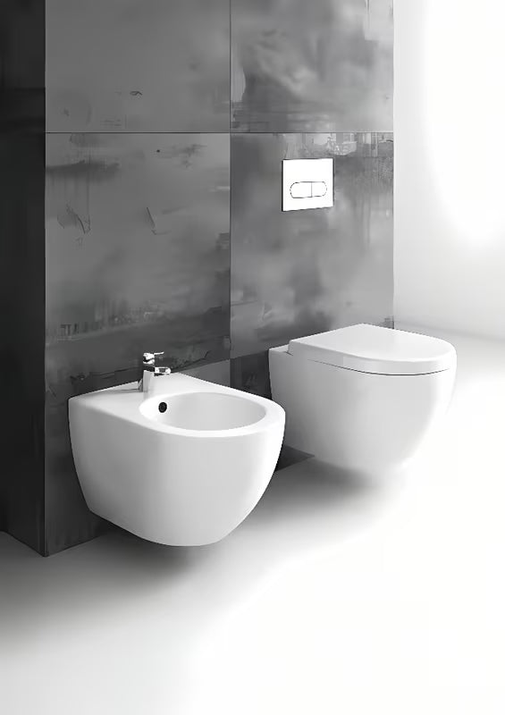 Bílý závěsný bidet Ravak Chrome z keramického materiálu se skrytou montáží EasyFix