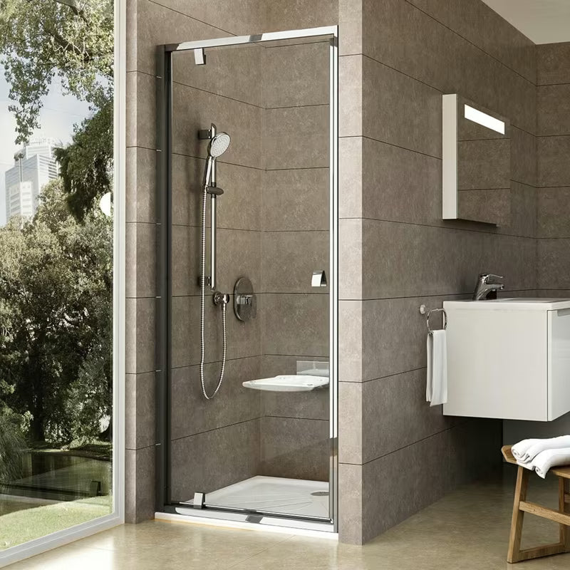 Sprchové dveře Ravak Pivot 90 cm v lesklém chromu s čirým sklem a otočným otevíráním