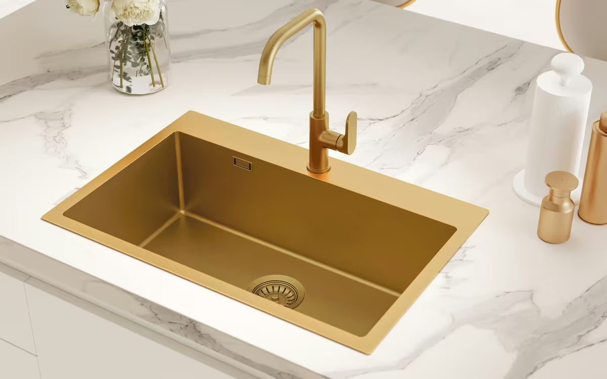 Kuchyňský nerezový dřez SAT Aurum v gold provedení pro montáž na pracovní desku