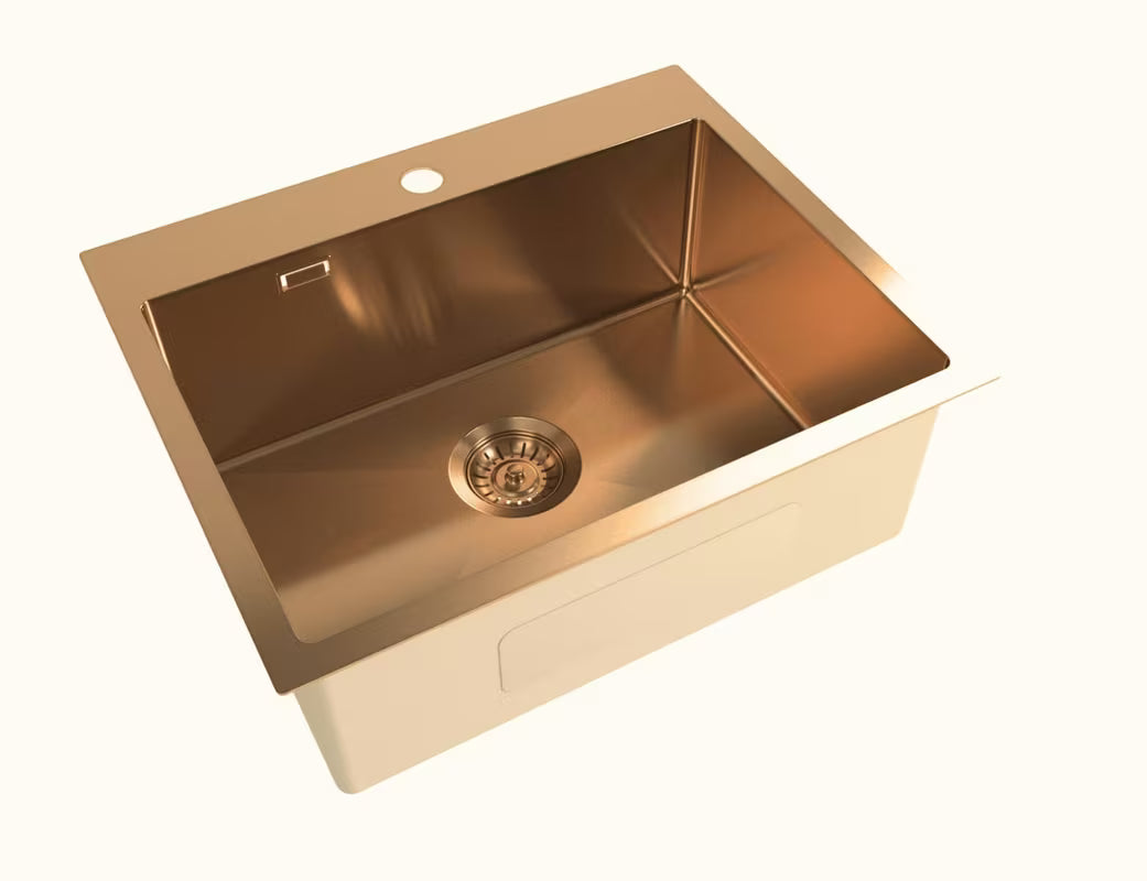 Kuchyňský dřez SAT Aurum z kartáčované nerez oceli v barvě rose gold pro montáž na pracovní desku.
