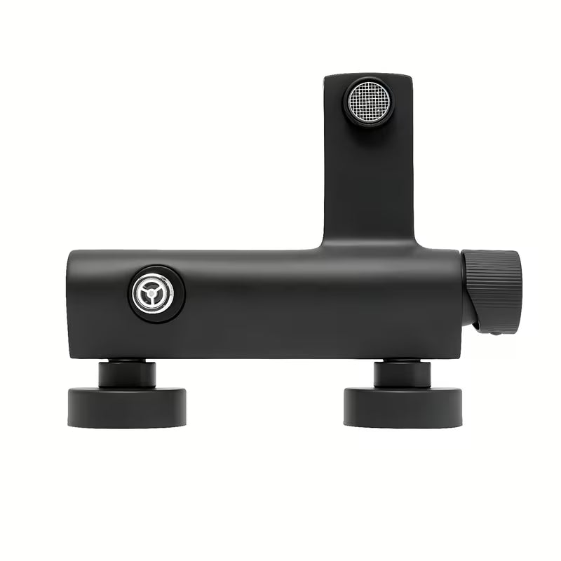 Matně černá nástěnná vanová baterie SAT Evolution s pákovým ovládáním a moderním designem.