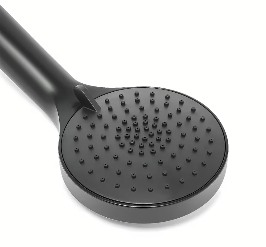 Ručná sprcha SAT v matné černé barvě s průměrem 10 cm a třemi režimy proudu.