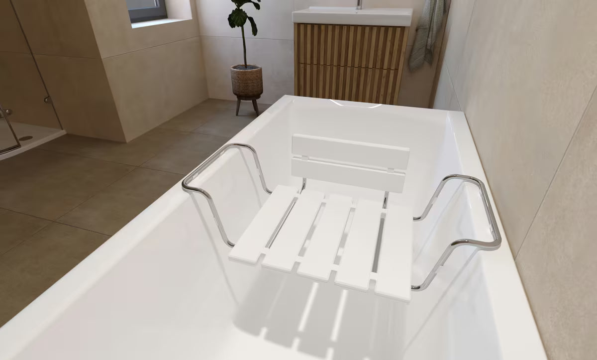 Bílé vanové sedátko SAT s opěrkou zad a zavěšením na okraj vany