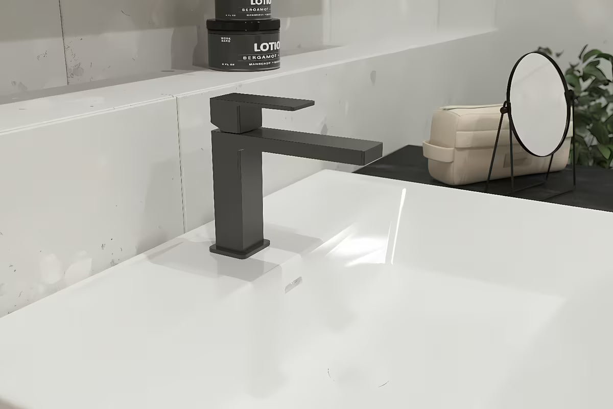 SAT Vision umyvadlová baterie v černé matné barvě s moderním hranatým designem