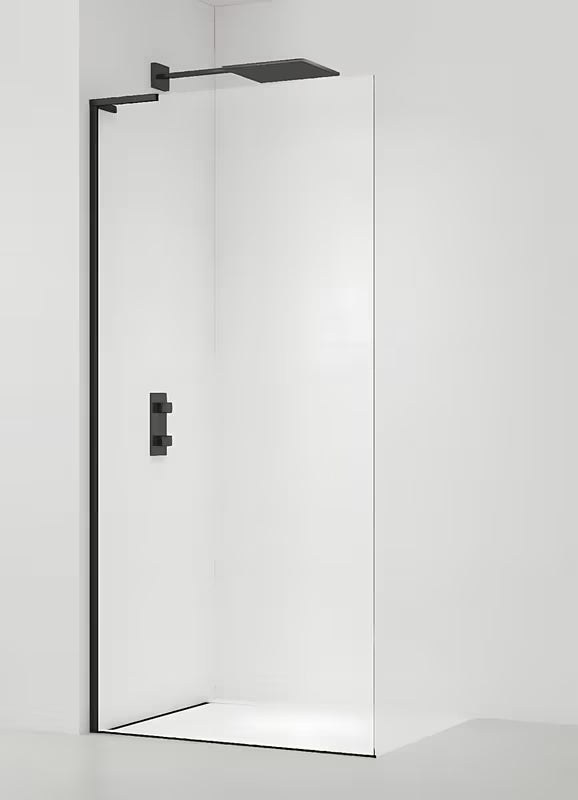 SAT Walk-in sprchová zástěna Walk-In 70 cm v černé matné barvě s čirým sklem a bezrámovým provedením.