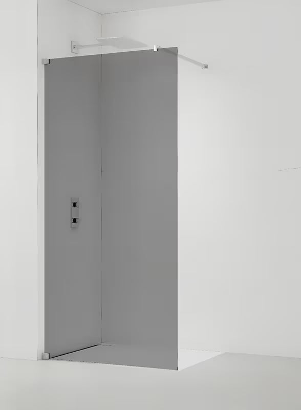 SAT Walk-in tuš stena Walk-In 80 cm v sijaj krom izvedbi z neprosojnim steklom z dimljenim učinkom.