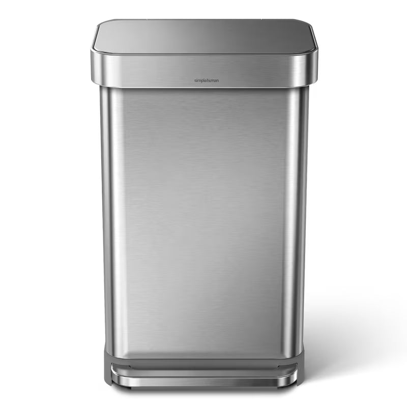 Pedálový odpadkový koš Simplehuman 45 l z kartáčované nerez oceli s tichým zavíráním víka.