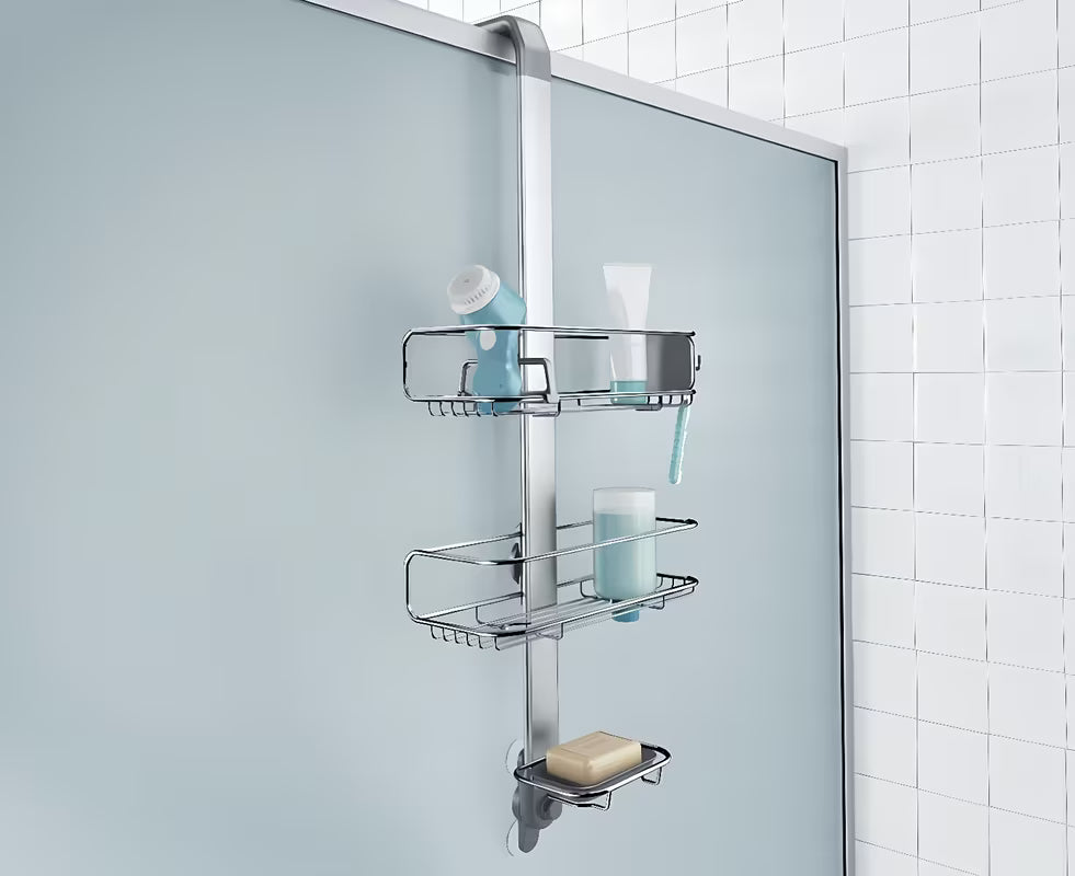 Sprchová polička Simplehuman Shower caddy z nerezových materiálů s posuvnými policemi a přísavkami pro stabilní uchycení.
