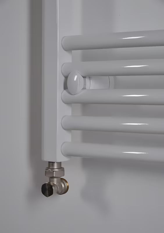 Bílý kombinovaný trubkový radiátor Thermal Trend KDO 45x98 cm do koupelny.