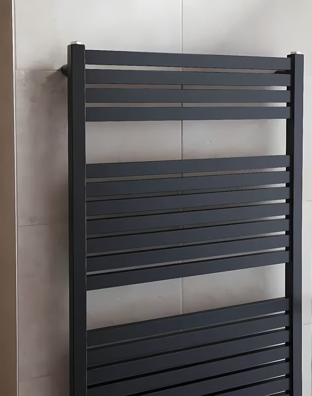 Kombinovaný radiátor Thermal Trend KH 45x97 cm v černé matné barvě se středovým připojením