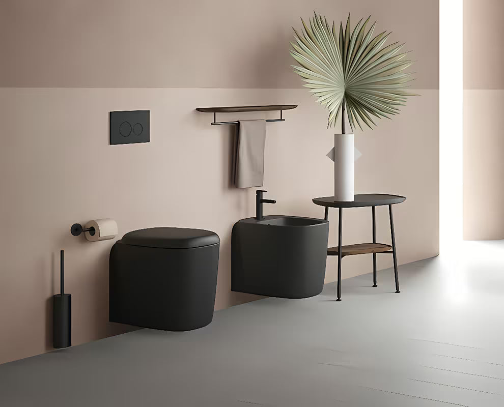 Závěsné WC Vitra Plural v černé matné barvě bez splachovacího okruhu