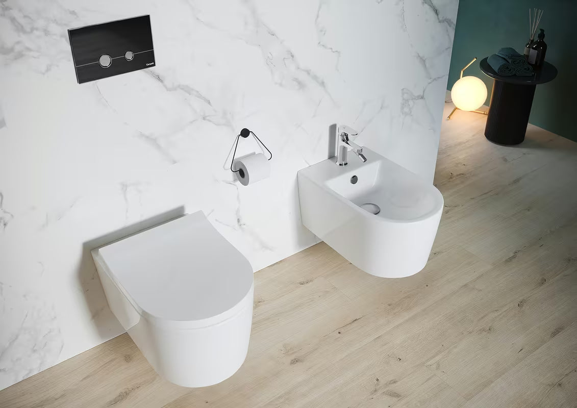 Bílé závěsné WC Cersanit Inverto s vírovým splachováním a prkénkem SoftClose
