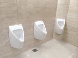 Bezvodý závěsný keramický pisoár EcoStep P10 s patentovaným ventilem pro úsporu vody a snadnou údržbu.