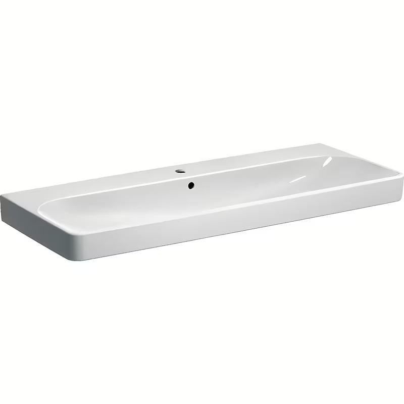 Bílé závěsné keramické umyvadlo Geberit Smyle Square 120x48 cm s otvorem pro baterii uprostřed.