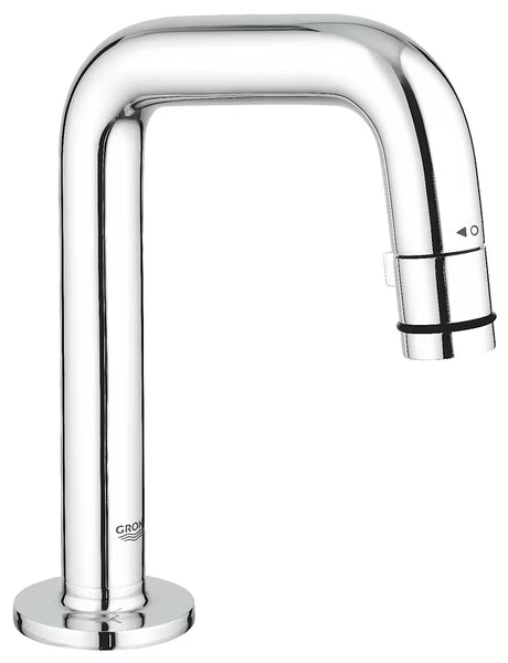 Chromový umyvadlový ventil Grohe Universal s kompaktním designem a otočným zakončením výpusti