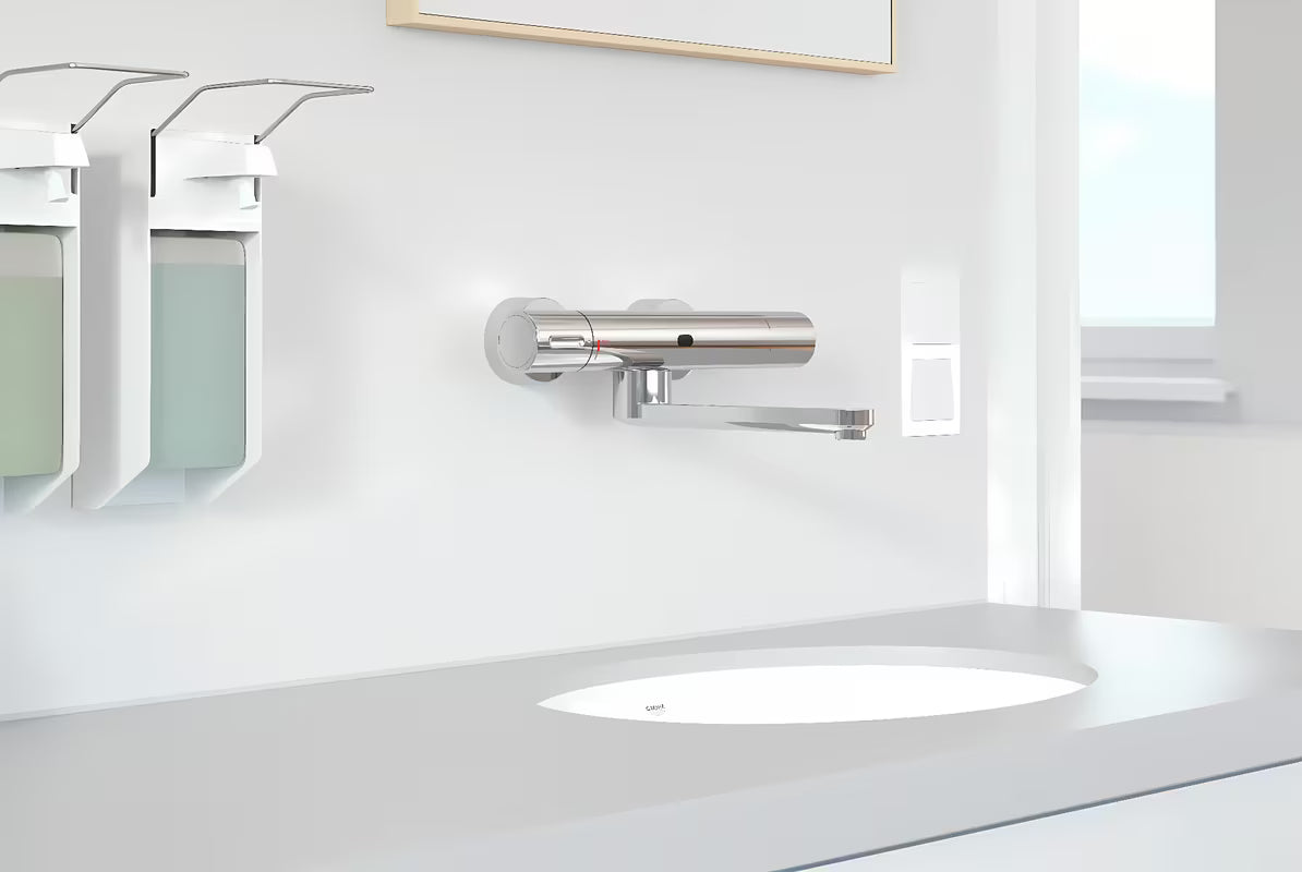 Zápustné umyvadlo Grohe Bau Ceramic 55 560 × 420 mm v provedení alpine white s přepadem