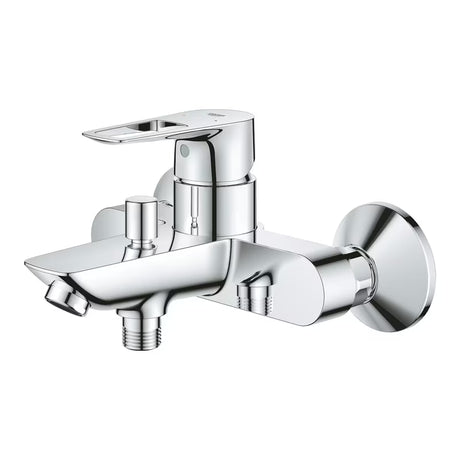 Páková nástěnná vanová baterie Grohe BauLoop v chromovém provedení bez sprchového setu.
