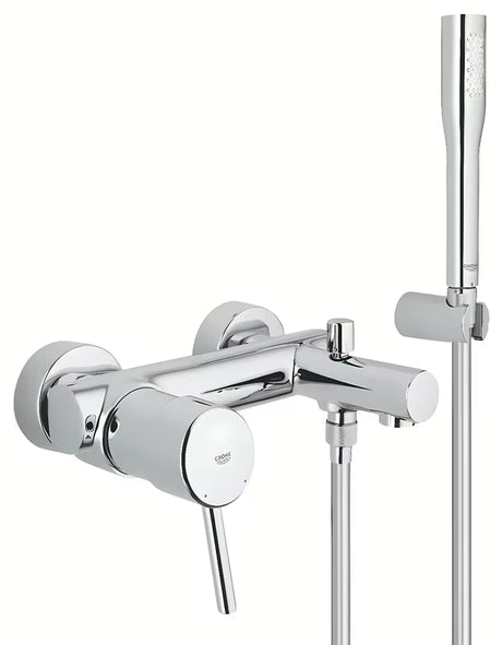 Chromová nástěnná vanová baterie Grohe Concetto New se sprchovým setem a automatickým přepínáním vana/sprcha.