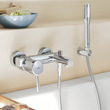 Chromová nástěnná vanová baterie Grohe Concetto New se sprchovým setem a automatickým přepínáním vana/sprcha.