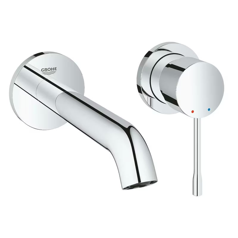 Chromová podomítková umyvadlová baterie Grohe Essence New pro nástěnnou montáž s pákou a rozetou.