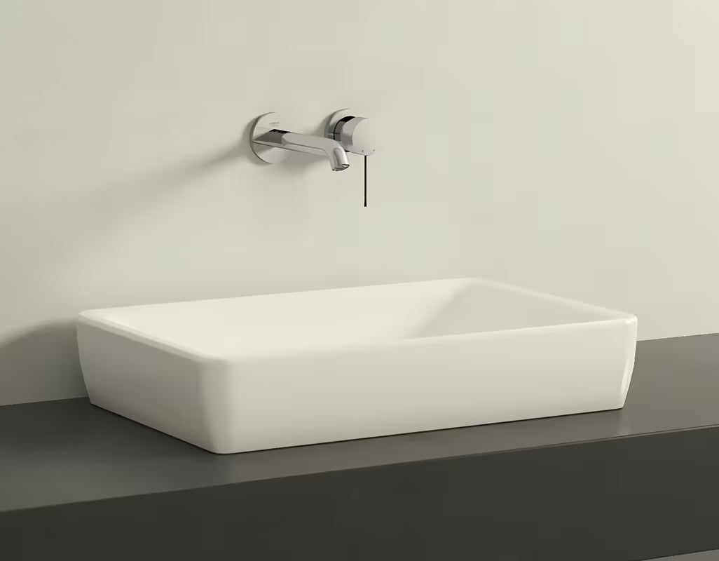 Chromová podomítková umyvadlová baterie Grohe Essence New pro nástěnnou montáž s pákou a rozetou.