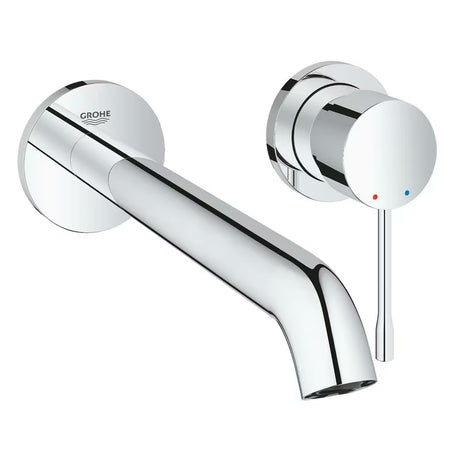 Chromová podomítková umyvadlová baterie Grohe Essence New s ovládací pákou a nástěnnou rozetou.
