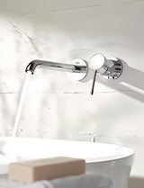 Chromová podomítková umyvadlová baterie Grohe Essence New s ovládací pákou a nástěnnou rozetou.