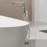 Podlahová vanová baterie Grohe Essence New v chromu s ruční sprchou a otočným výtokem
