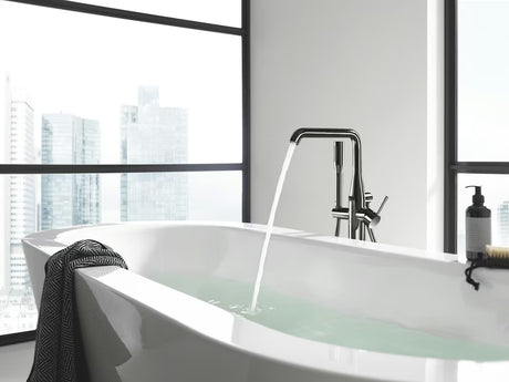 Podlahová vanová baterie Grohe Essence New se sprchovým setem v povrchové úpravě Hard Graphite.