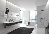 Podlahová vanová baterie Grohe Essence New se sprchovým setem v povrchové úpravě Hard Graphite.