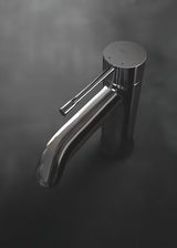 Umyvadlová páková baterie Grohe Essence New s vysokou výpustí a povrchem Hard Graphite