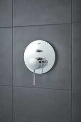 Grohe Essence New podomítková páková sprchová baterie v chromovém provedení